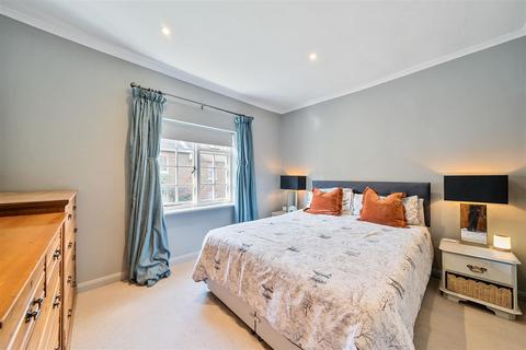 33 Cline Road, Guildford, GU1 3ND