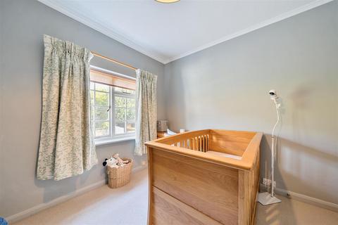 33 Cline Road, Guildford, GU1 3ND