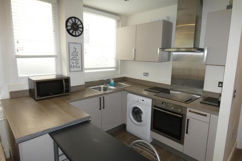 1 bedroom flat to rent, 39 Windsor Road, Slough