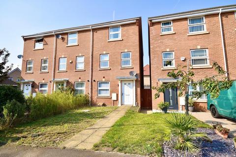 4 bedroom end of terrace house for sale, Drakes Avenue, Leighton Buzzard, LU7 3AF