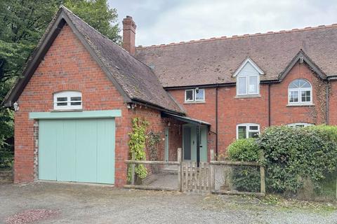 3 bedroom semi-detached house to rent, Llanfihangel Brynpabuan, Builth Wells, LD2