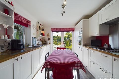 3 bedroom detached bungalow for sale, Woodroffe Drive, Basingstoke RG22