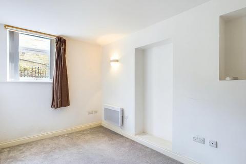 2 bedroom flat to rent, Lodge Street, Cullingworth