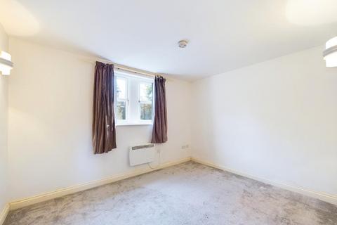 2 bedroom flat to rent, Lodge Street, Cullingworth