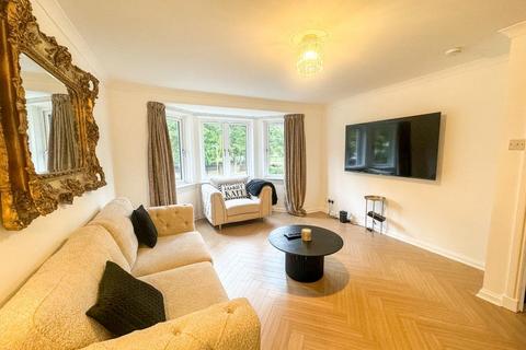 2 bedroom flat to rent, South Elixa Place, Willowbrae, Edinburgh, EH8