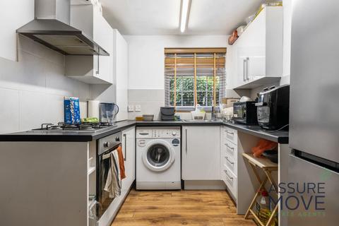 1 bedroom property to rent, Newnham Mews, London, N22