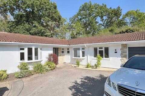 4 bedroom detached bungalow to rent, Ferndown, Dorset