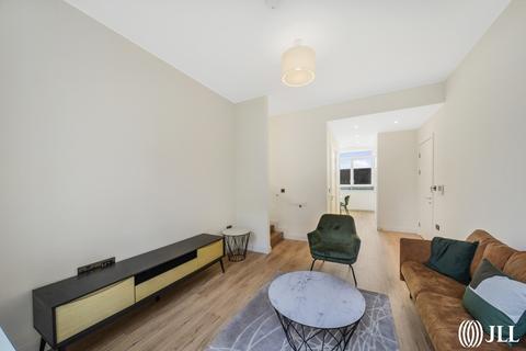 3 bedroom flat to rent, Zinc Street Sugar House Island E15