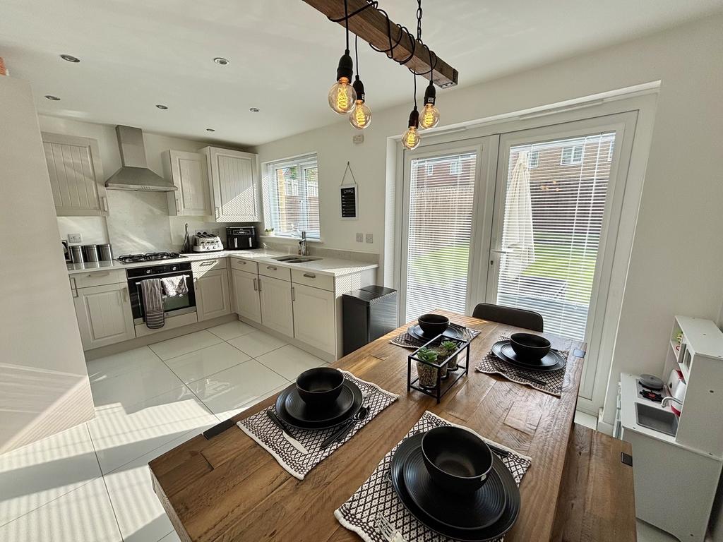 Kitchen/ dining room