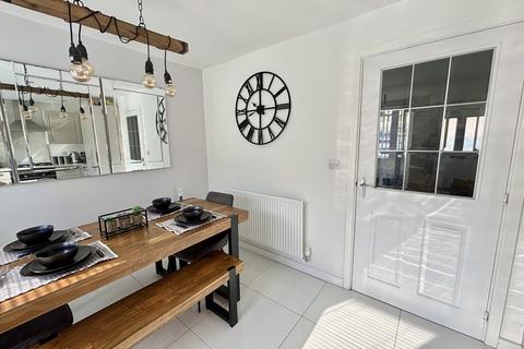 15 Heol Cynfeli, Rhos, Swansea, SA8 3FD
