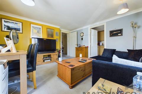 2 bedroom ground floor flat for sale, Wells Close, Baffins