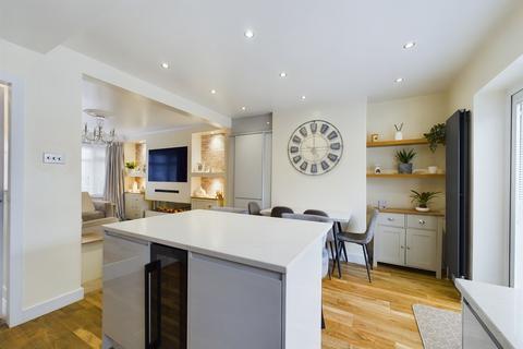 2 Fraser Road, Rotherham, S60 2SZ