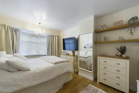 2 Fraser Road, Rotherham, S60 2SZ