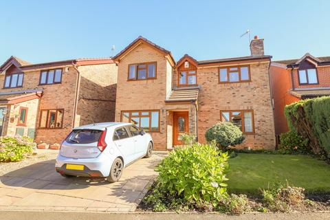 4 bedroom detached house for sale, Wharncliffe Close, Glossop SK13