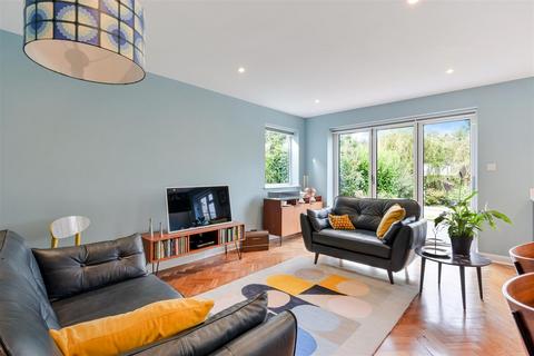 4 bedroom detached house for sale, Pine Hill, Epsom