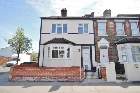 3 bedroom end of terrace house for sale, Sutherland Road, West Croydon