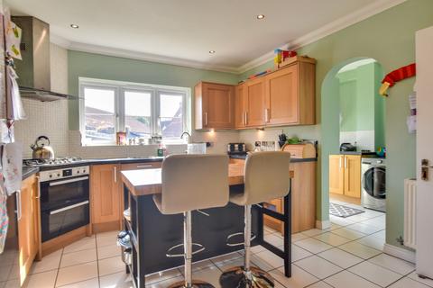 5 bedroom detached house for sale, Baynard Avenue, Flitch Green