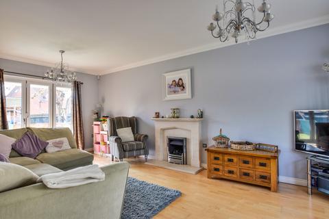 79 Baynard Avenue, Flitch Green, Dunmow, CM6 3FD