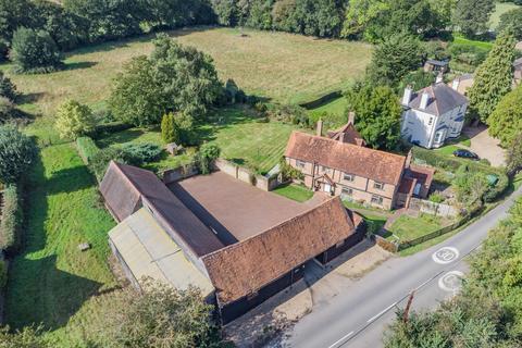 4 bedroom character property for sale, Bellingdon