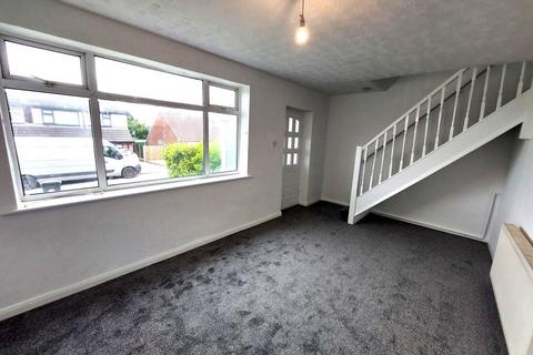 3 bedroom semi-detached house to rent, Windermere Avenue, Little Lever, BL3