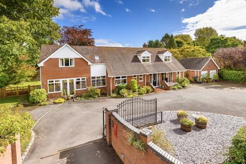 4 bedroom detached house for sale, Church Road, Ashley