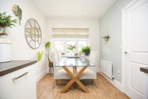 1 Bowler Close, Atherstone, CV9 3HL