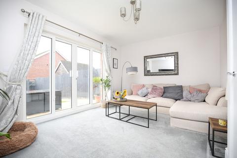 1 Bowler Close, Atherstone, CV9 3HL