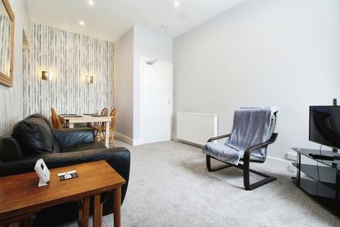 84 Bedford Place, Aberdeen, AB24 3NX