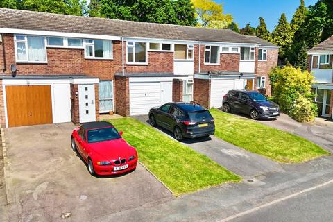 3 bedroom end of terrace house for sale, Lauder Close, Camberley GU16