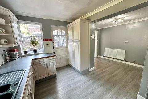 3 bedroom end of terrace house for sale, Lauder Close, Camberley GU16