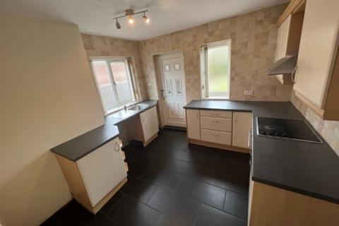 3 bedroom semi-detached house to rent, Peveril Close, Sheffield S26