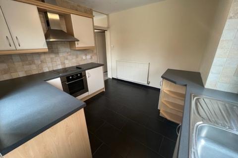 3 bedroom semi-detached house to rent, Peveril Close, Sheffield S26