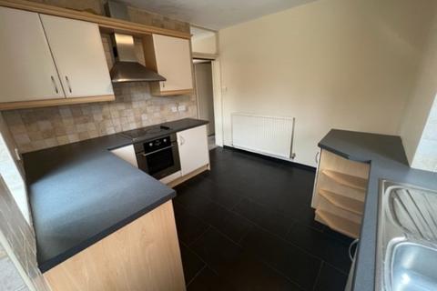 3 bedroom semi-detached house to rent, Peveril Close, Sheffield S26