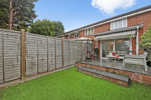 2 bedroom terraced house for sale, Mapeshill Place, Willesden Green, NW2