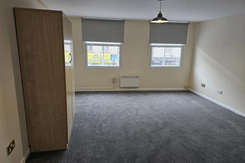 3 bedroom apartment to rent, 156-162 Southgate Street