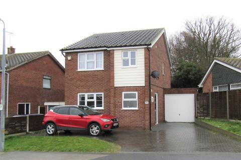 3 bedroom detached house to rent, Craigfield Avenue, Essex CO15