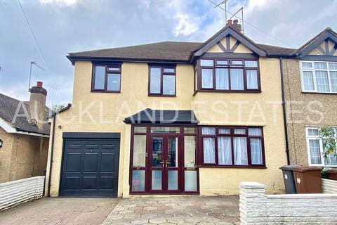 4 bedroom semi-detached house for sale, Cotton Road, Potters Bar EN6