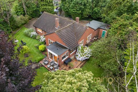 3 bedroom detached bungalow for sale, Fairgreen East, Barnet