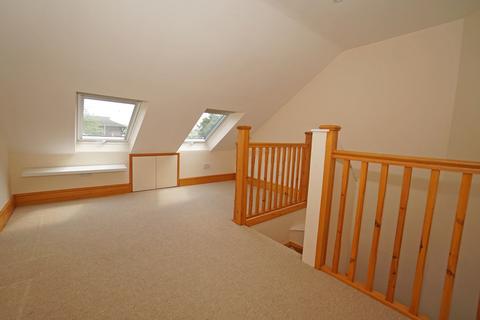 4 bedroom townhouse to rent, Carne Place, Portsmouth PO6