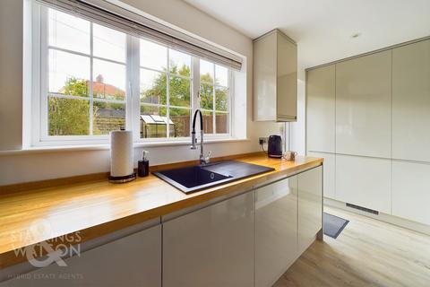 30 Burroughs Way, Wymondham, NR18 0WE