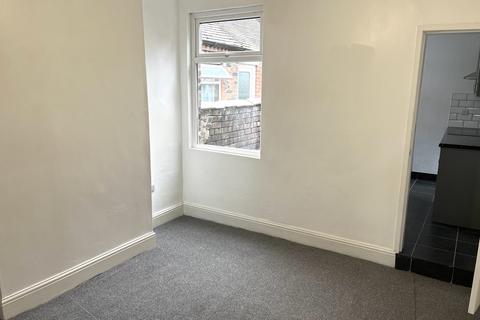 2 bedroom terraced house to rent, Lomas Street, Stoke-On-Trent, ST4 7AE