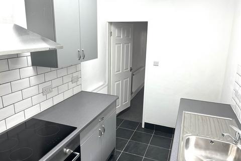 2 bedroom terraced house to rent, Lomas Street, Stoke-On-Trent, ST4 7AE