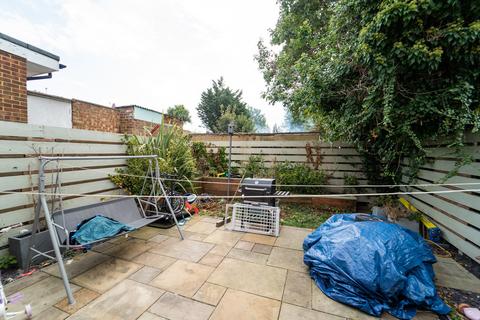 2 bedroom ground floor maisonette for sale, Willow Tree Lane, Hayes