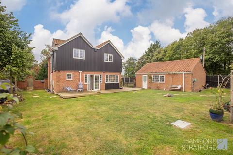 4 bedroom detached house for sale, Norwich Road, Hethersett