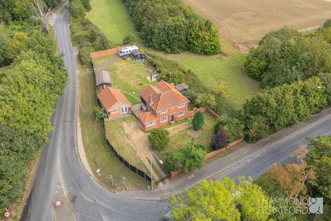 4 bedroom detached house for sale, Norwich Road, Hethersett