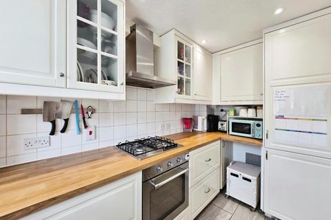 34 Philips Close, Carshalton, SM5 2FE