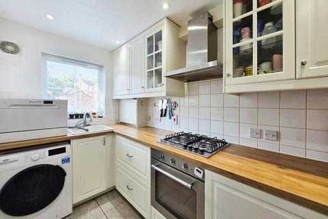 34 Philips Close, Carshalton, SM5 2FE