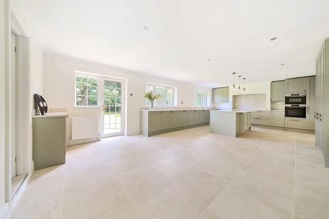 4 bedroom bungalow for sale, 3 Gransden Close, Cranleigh Road, Ewhurst, GU6