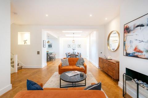 4 bedroom terraced house to rent, Eaton Mews North, Belgravia, London, SW1X