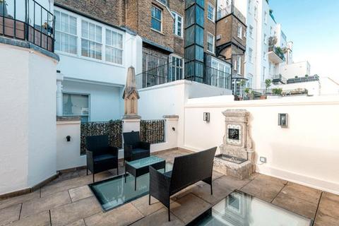 4 bedroom terraced house to rent, Eaton Mews North, Belgravia, London, SW1X